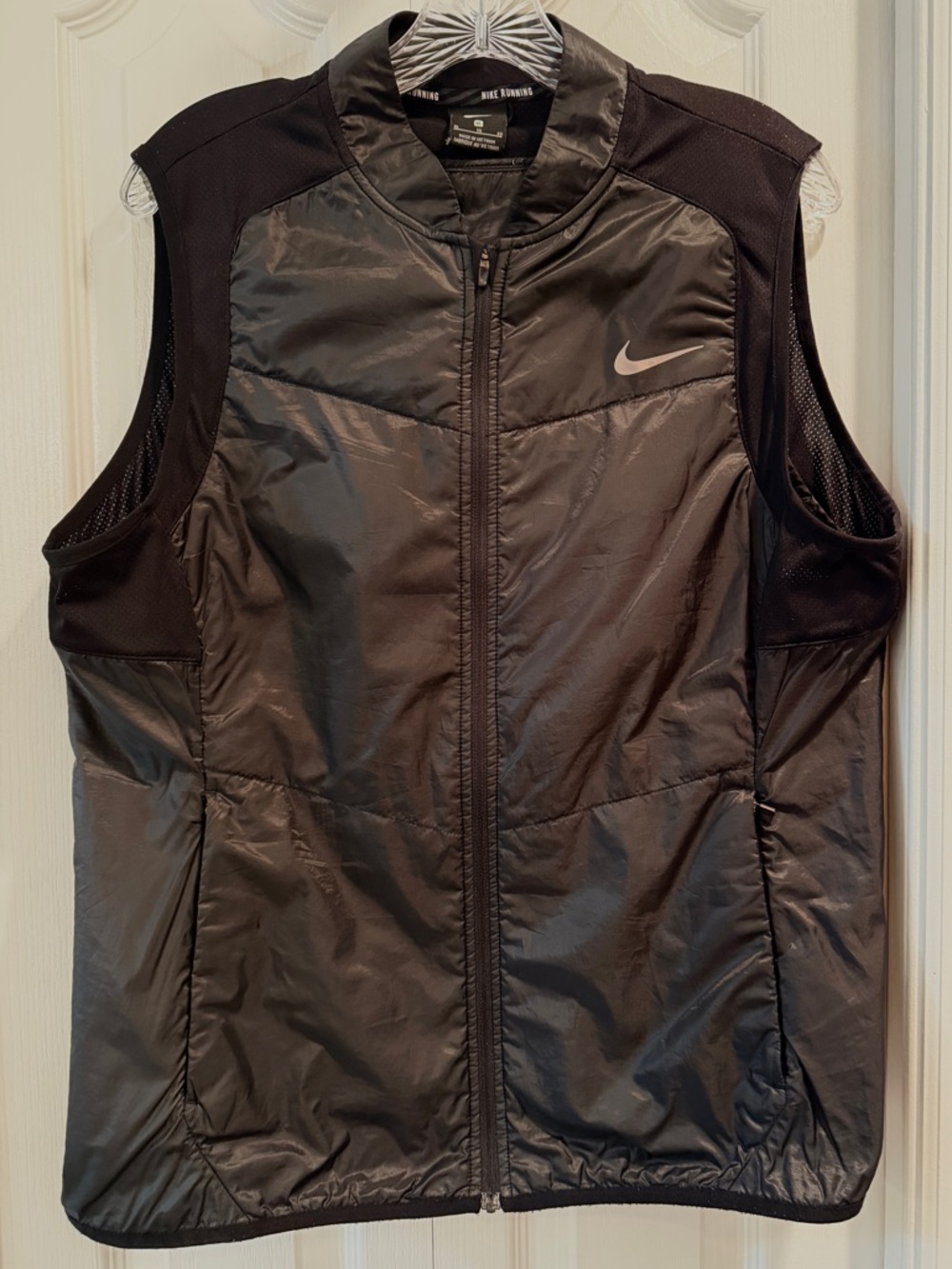 Nike Running Vest Full Zip Closure with Side Zip Pockets with Back Reflectors
